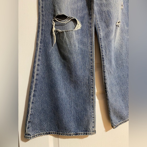 NWOT Levi’s High Loose Flare Ripped Distressed Ultra High Rise Jeans Size 27 - Picture 8 of 16